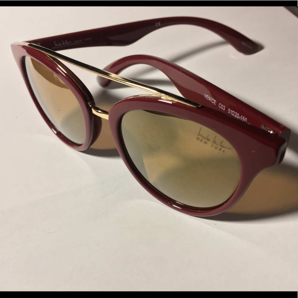 Designer Women’s Sunglasses 🕶 Very Nice 👍